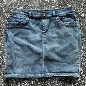 Venus Jean Skirt Sz 4 Denim